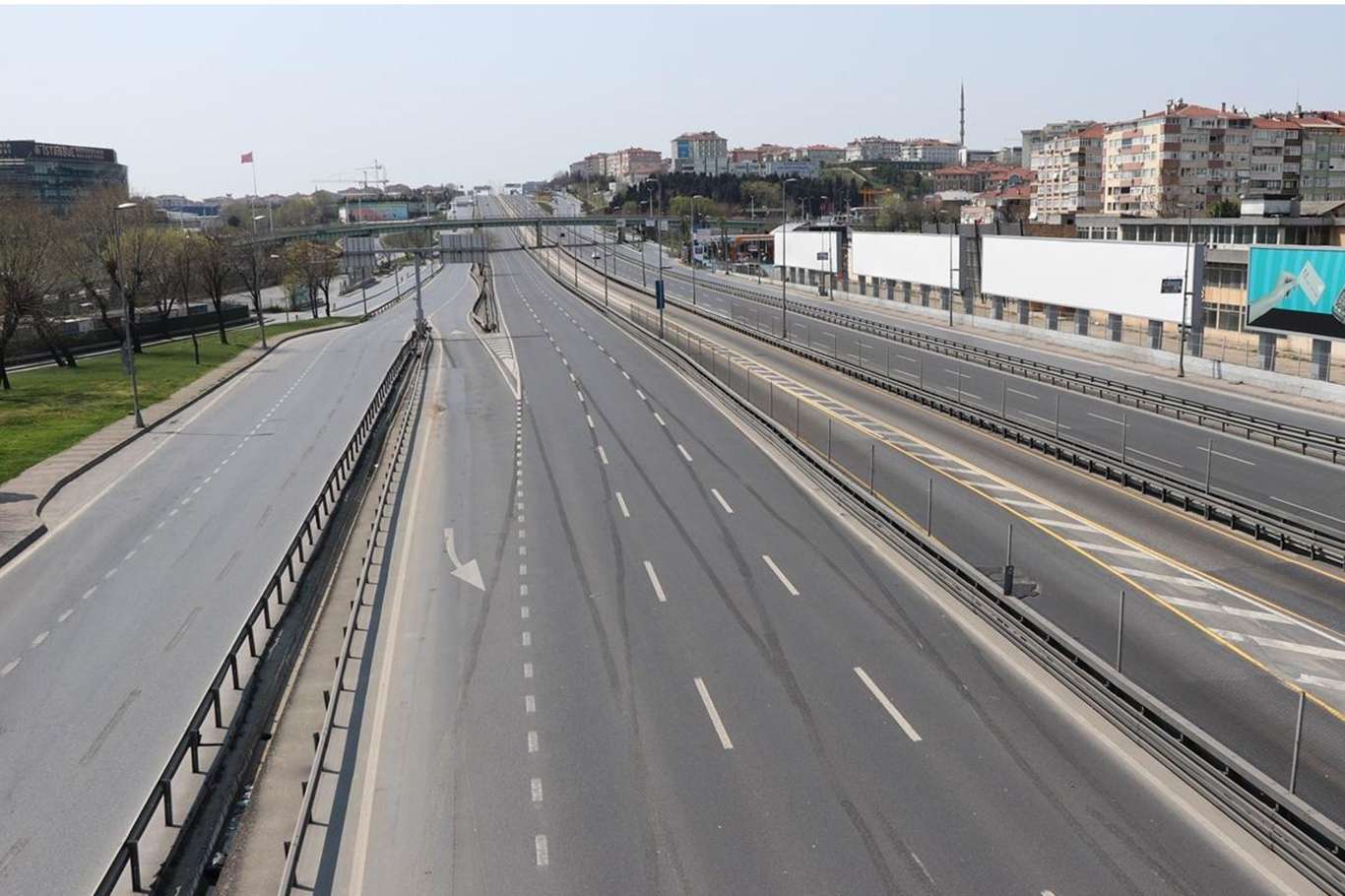 Hafta sonu uygulanan sokağa çıkma kısıtlaması sona erdi Hafta sonu uygulanan sokağa çıkma kısıtlaması sona erdi